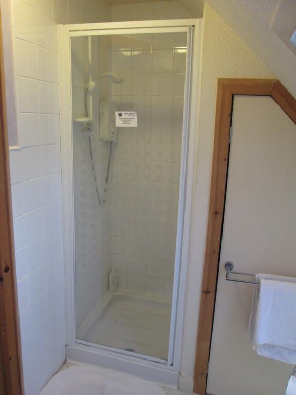 Greenbank Guest House Каландър Стая снимка